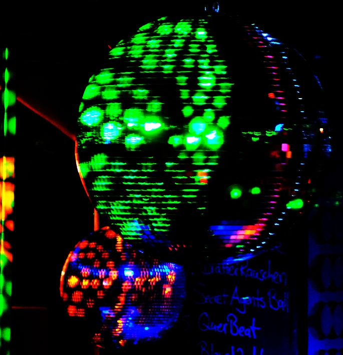 Secretagentsball0510 (96)